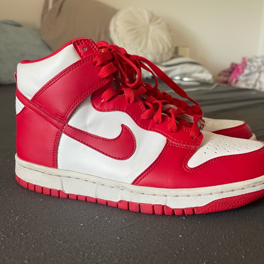Red Nike dunk high top | 7y | barely worn